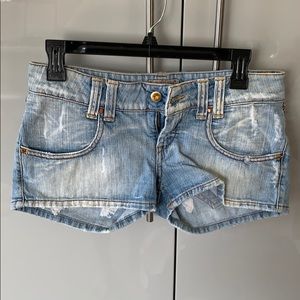 Met jean shorts